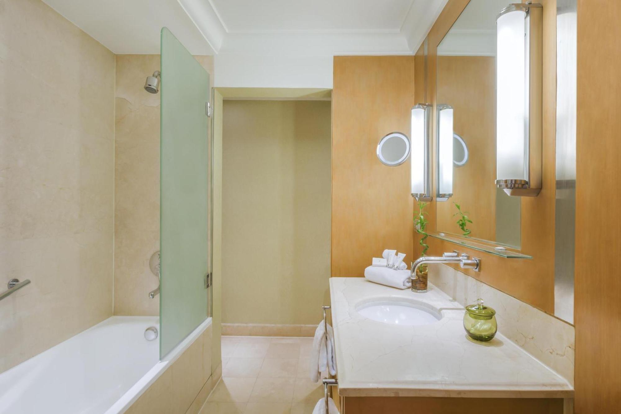 Kempinski Nile Hotel, 5* Cairo